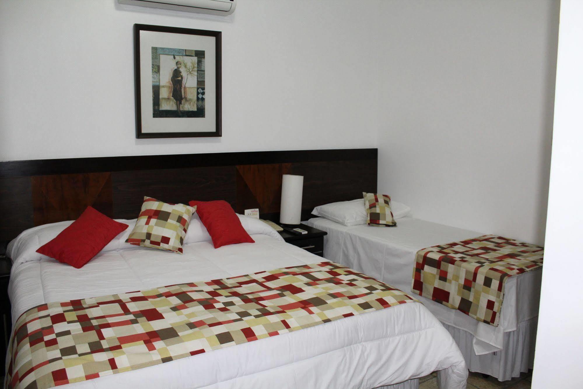 Hotel Dom Henrique Timóteo Εξωτερικό φωτογραφία